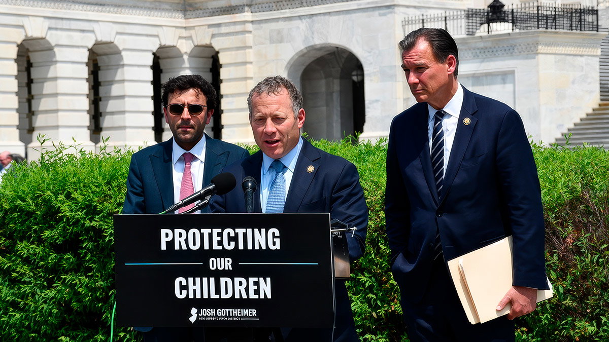 New Bill Aims to Protect Minors from Online Gambling