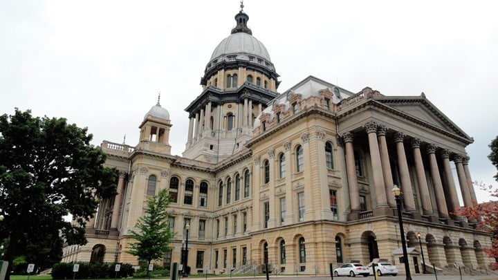 Illinois, 55.9 Milyar Dolar Bütçeyi Yeni Vergilerle Onayladı