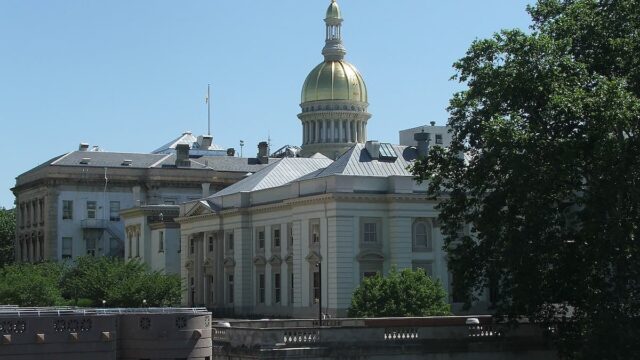 Нью-Джерси продвигает законопроект о запрете микробетов