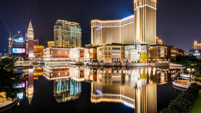 Las Vegas Sands Faces Challenges but Gains Market Share