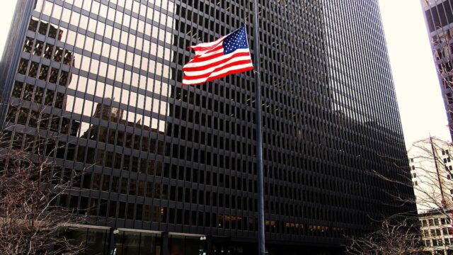 Illinois Hakimi Tahmin Pazarlarına Tarihi Bir Zafer Verdi