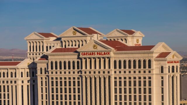 Акции Caesars Ниже Предложения Ферритты, Несмотря на Интерес Икана