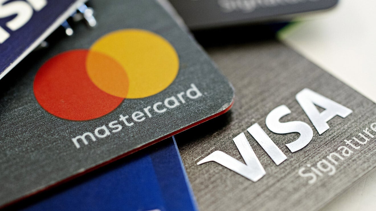 Caesars Halts Credit Card Deposits Amid Regulatory Changes