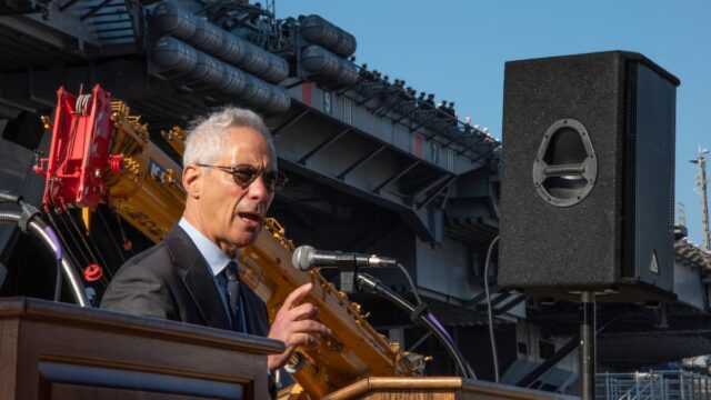 Rahm Emanuel, Çevrimiçi Kumar Üzerine %10 Federal Vergi Öneriyor