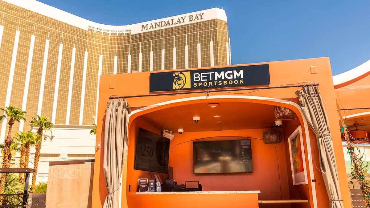 BetMGM Launches Poolside Sportsbook at Tailgate Beach Club